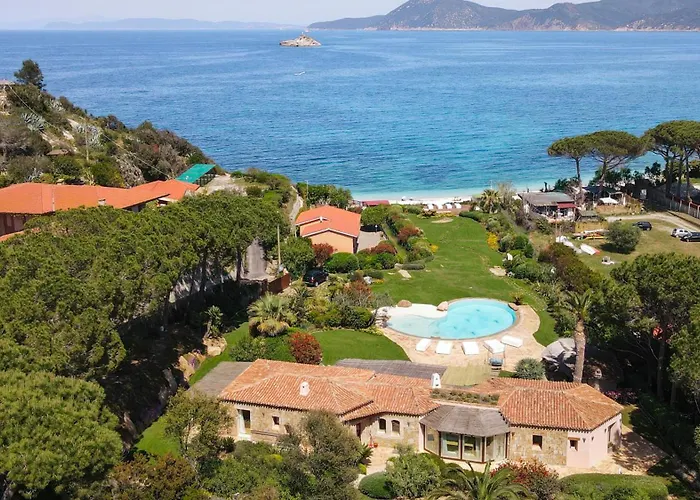 Padulella 8&2, Emma Βίλα